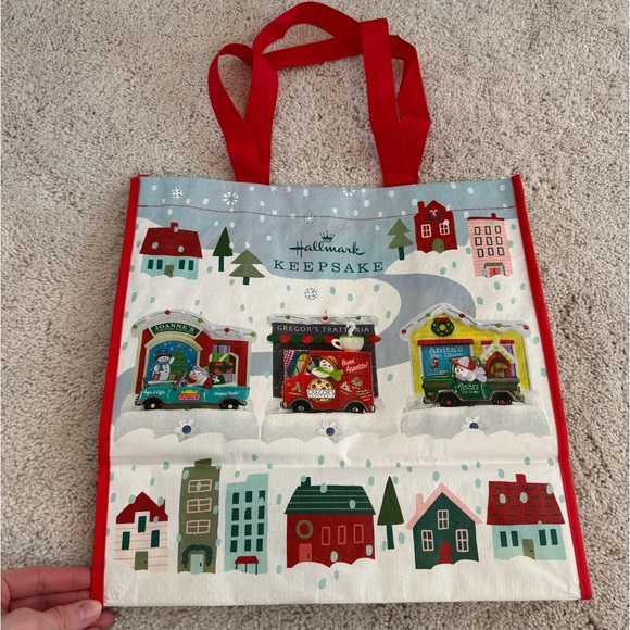 Hallmark Keepsake Reusable Tote 2023 Holiday Parade - Picture 3 of 3